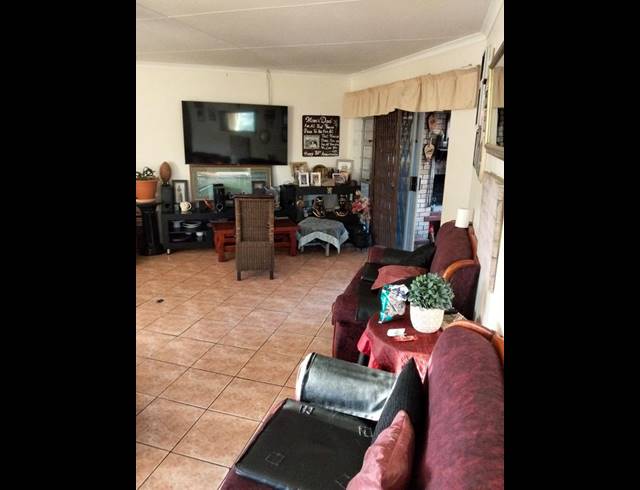 4 BEDROOM PROPERTY TO RENT IN WAVECREST